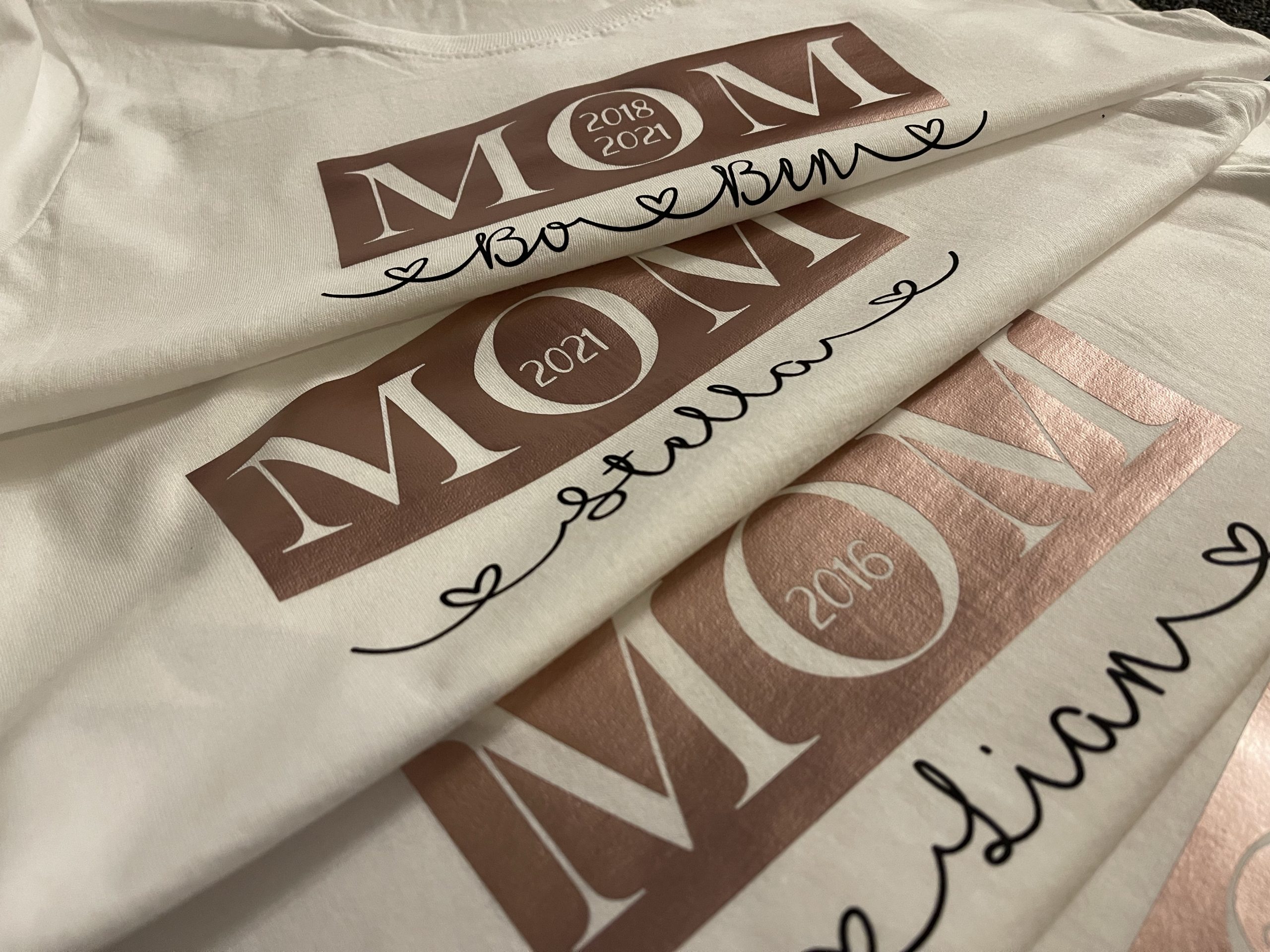 Individuelles Mom- T-shirt *personalisiertes Shirt für Mama zB zum Muttertag – Bild 4